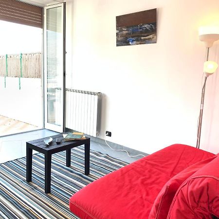 Sunray By The Sea Apartment Леванто Екстериор снимка