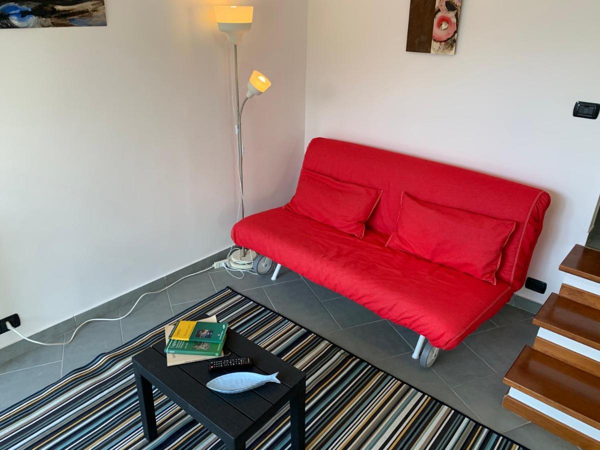 Sunray By The Sea Apartment Леванто Екстериор снимка