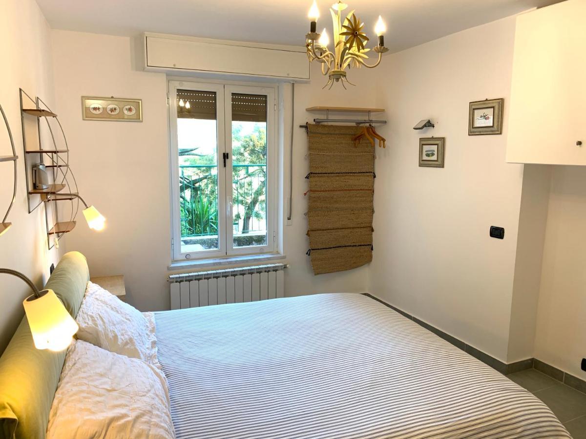 Sunray By The Sea Apartment Леванто Екстериор снимка
